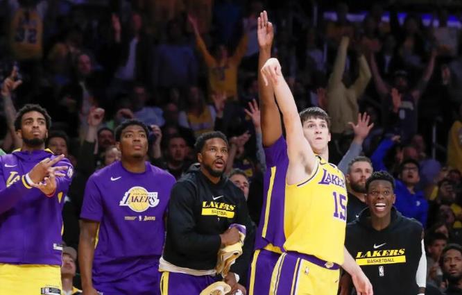 NBA / 5080萬變9860萬!湖人小將里夫斯身價暴漲直追「大頭哥」,里夫斯:我要把錢存起來!-黑特籃球-NBA新聞影音圖片分享社區