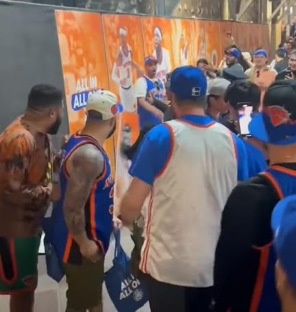 NBA / 蘭豆恥辱表現引紐約球迷眾怒!海報被撕遭踐踏! A史密斯:快用他換里拉德(影)-黑特籃球-NBA新聞影音圖片分享社區