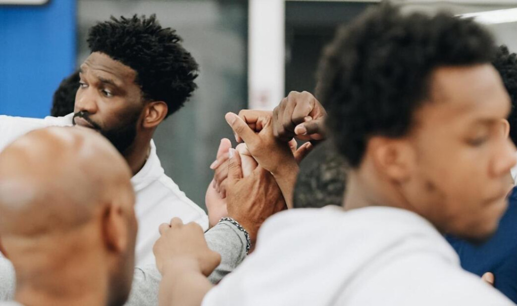 NBA / 76人備戰搶七!哈登輕鬆,恩比德表情嚴肅,老河流將迎來生死之戰!-黑特籃球-NBA新聞影音圖片分享社區