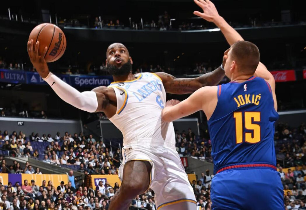 NBA / 湖人備戰G1!詹姆斯努力適應高原反應,漢姆打趣如何限制金塊:我們要綁架約基奇!-黑特籃球-NBA新聞影音圖片分享社區