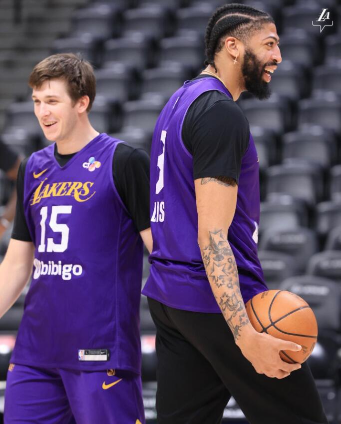 NBA / 湖人備戰G1!詹姆斯努力適應高原反應,漢姆打趣如何限制金塊:我們要綁架約基奇!-黑特籃球-NBA新聞影音圖片分享社區