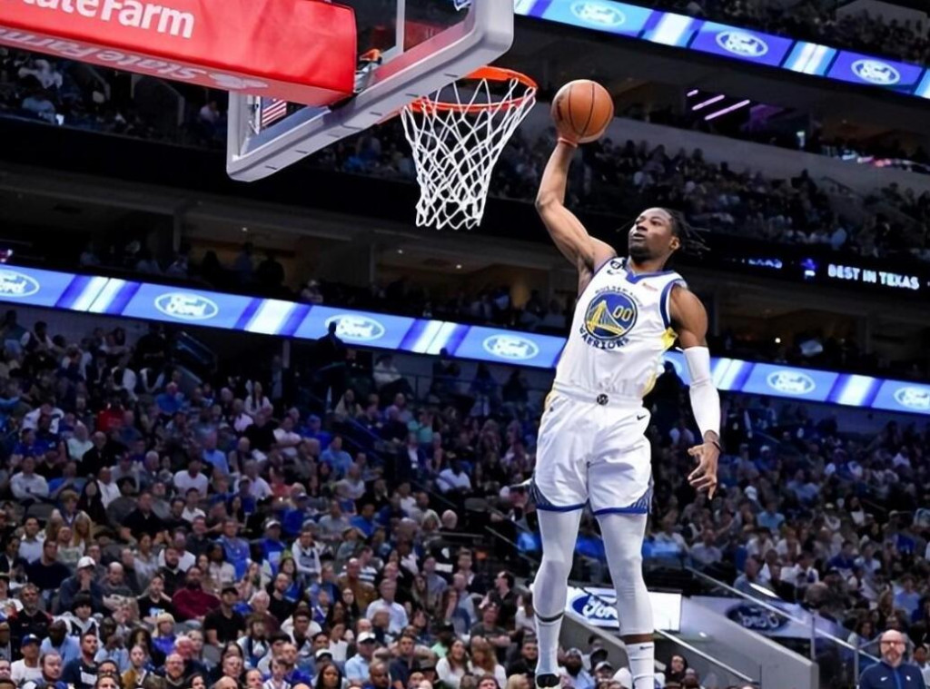 NBA / 勇士離隊首人浮現!20歲新星欲申請交易,季後賽遭無情棄用!-黑特籃球-NBA新聞影音圖片分享社區