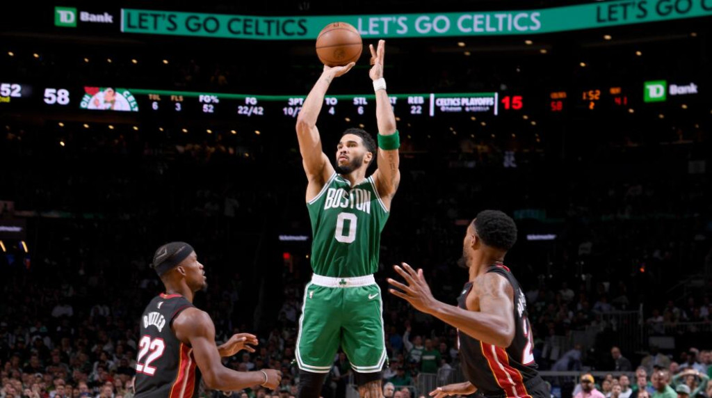 NBA / 生死時刻全靠他!泰托姆轟21+8+11率隊再扳一城,連送暴扣引領大勝,獲全場MVP歡呼!(影)-黑特籃球-NBA新聞影音圖片分享社區