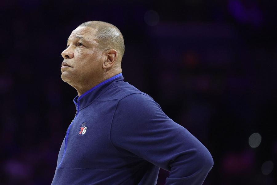 How does he keep getting jobs"- NBA fans are puzzled after report that Doc  Rivers is one of the finalists for the Suns' coaching position