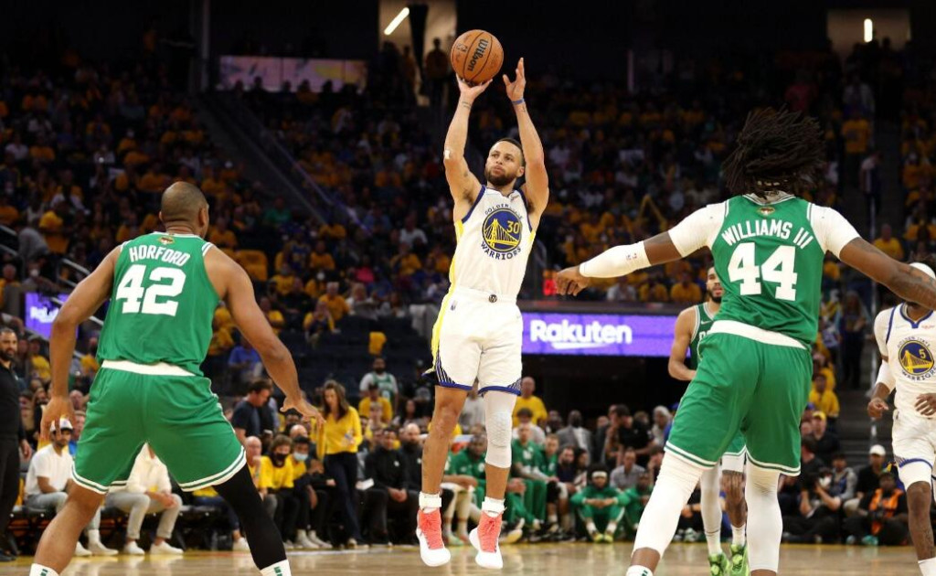 NBA / 柯瑞冠軍賽的表現有多可怕?四項數據均排聯盟第一,他的天賦被忽略了!-黑特籃球-NBA新聞影音圖片分享社區