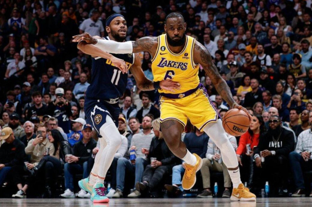 NBA / 曝厄文有意聯手詹姆斯!獨行俠探討交易可能性,組成「東厄詹」三巨頭!-黑特籃球-NBA新聞影音圖片分享社區