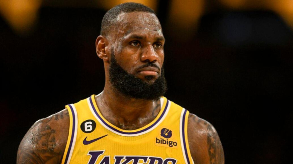 NBA / 曝湖人可能追求勇士26歲悍將!雙料冠軍攻守兼備,要他當詹姆斯新護衛?-黑特籃球-NBA新聞影音圖片分享社區
