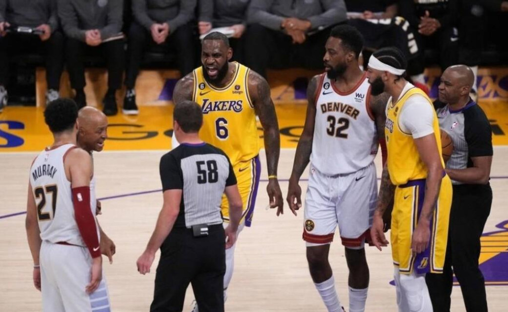 NBA / 忍無可忍無須再忍!馬龍數次嘲諷詹皇,後者回應:適可而止,別欺人太甚!-黑特籃球-NBA新聞影音圖片分享社區