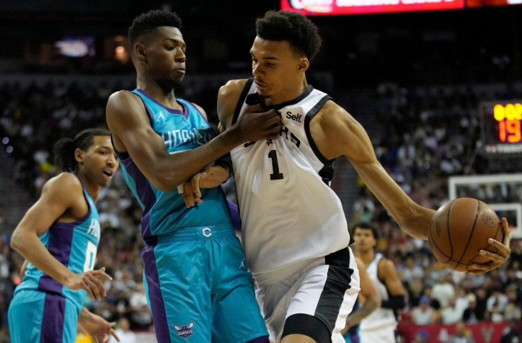 NBA / 【影片】太扎心了!黃蜂官方曬出溫班亞瑪被隔扣相片,後者稱讚米勒配得上榜眼!-黑特籃球-NBA新聞影音圖片分享社區