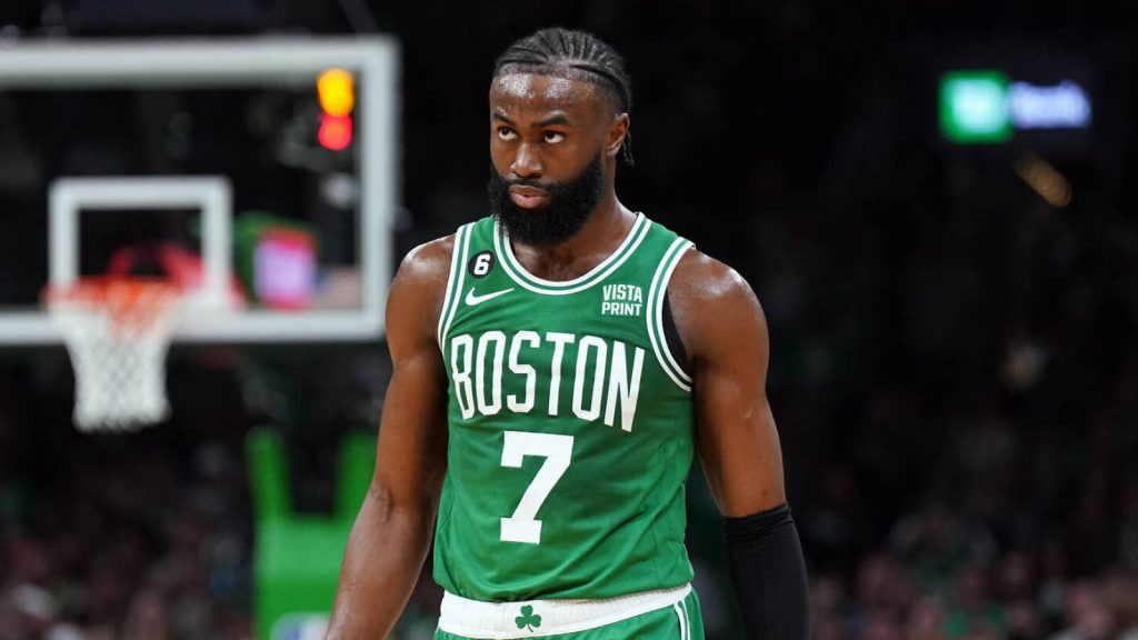 Hall-of-Famer-trashes-Jaylen-Brown-and-his-massive-contract-1024x576 (1)