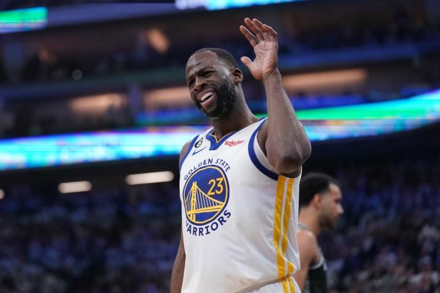 Draymond Green signs 0 million contract to remain with Golden State