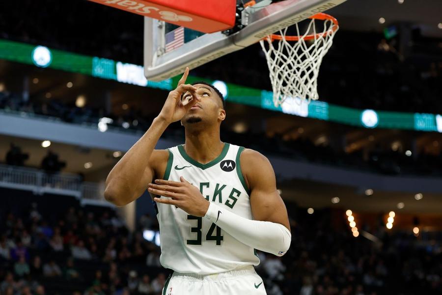 NBA / 3年1.86億美元!字母哥頂薪續約公鹿,第一時間下豪言再奪冠!-黑特籃球-NBA新聞影音圖片分享社區