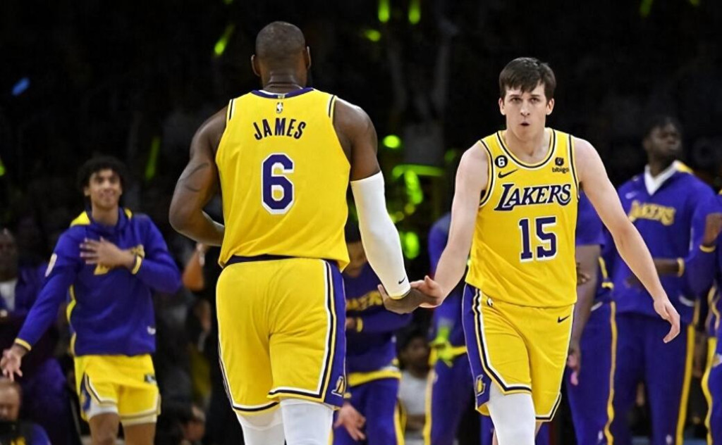 NBA / 熱身賽湖人喜提首勝,里夫斯18分練級成功,經歷世界盃後他成長太多!-黑特籃球-NBA新聞影音圖片分享社區