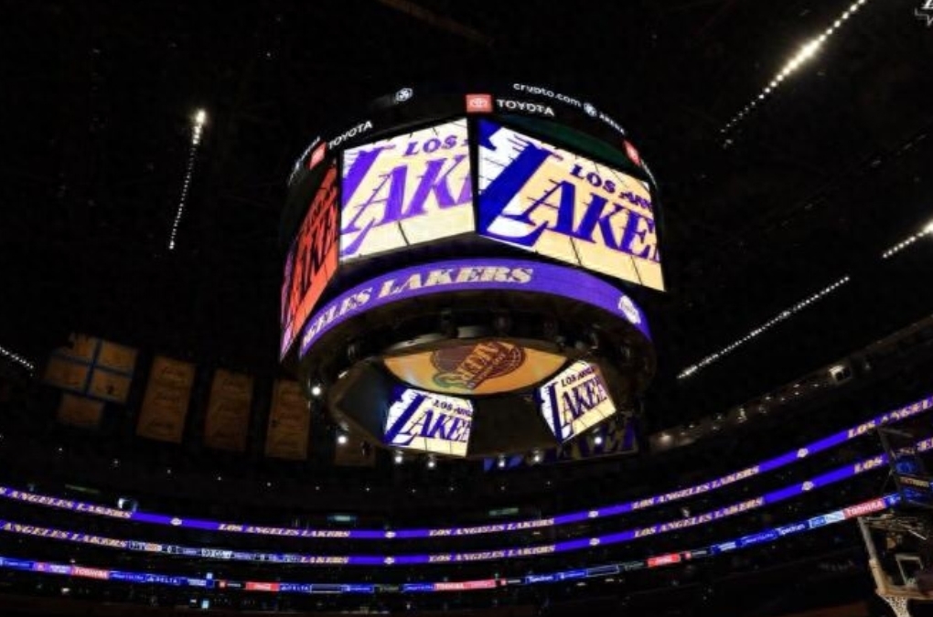 NBA / 湖人半場70比63領先勇士!AD砍11+6籃板,老詹12+5助攻,Curry砍12+4助攻(影)-黑特籃球-NBA新聞影音圖片分享社區