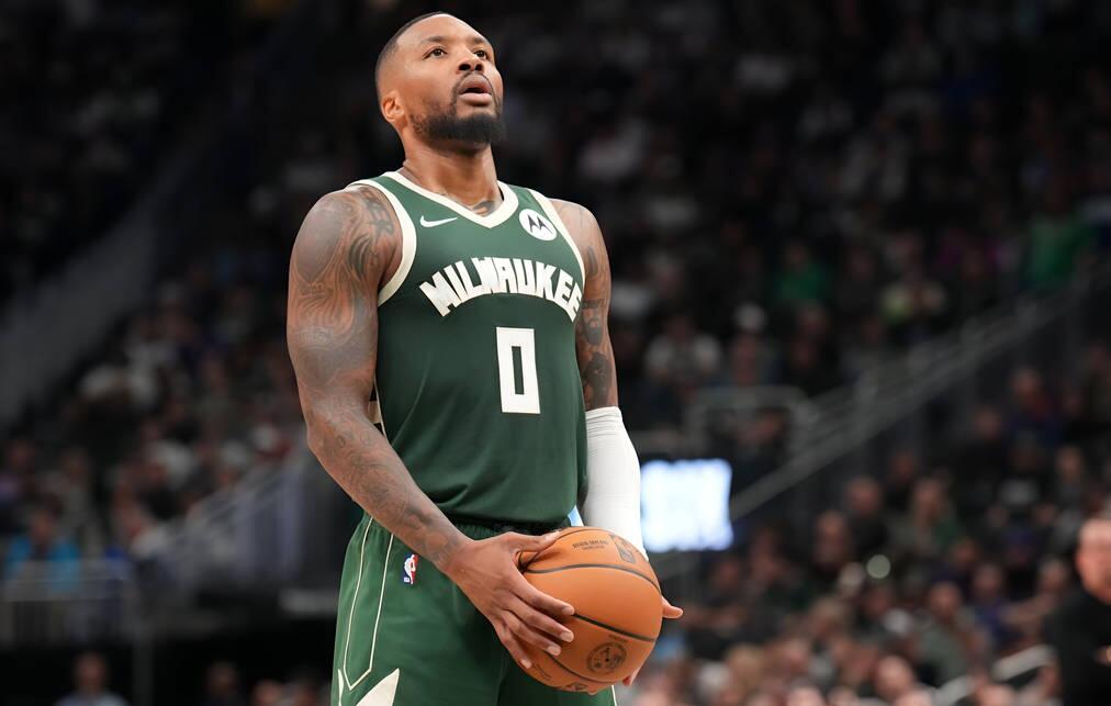 NBA / 字母哥迎來最強幫手!里拉德首秀狂砍39分,末節連續得分接管比賽!(影)-黑特籃球-NBA新聞影音圖片分享社區