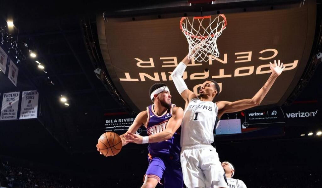 NBA / 溫班亞瑪能統治NBA嗎?杜蘭特表情已經給出答案,他看到了年輕的自己!-黑特籃球-NBA新聞影音圖片分享社區