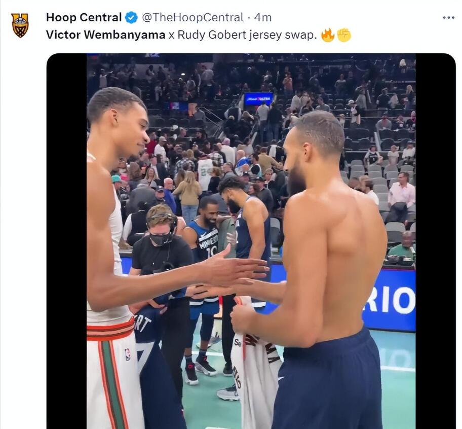 NBA / 【影片】法國長人惺惺相惜!溫班亞瑪29+9再刷歷史首人紀錄,賽後與戈貝爾合影交換球衣!-黑特籃球-NBA新聞影音圖片分享社區