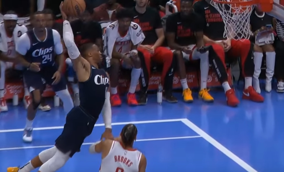 NBA / 【影片】狄龍犯規威少的隔人灌籃！隨後噴垃圾話：你跳不動了-黑特籃球-NBA新聞影音圖片分享社區