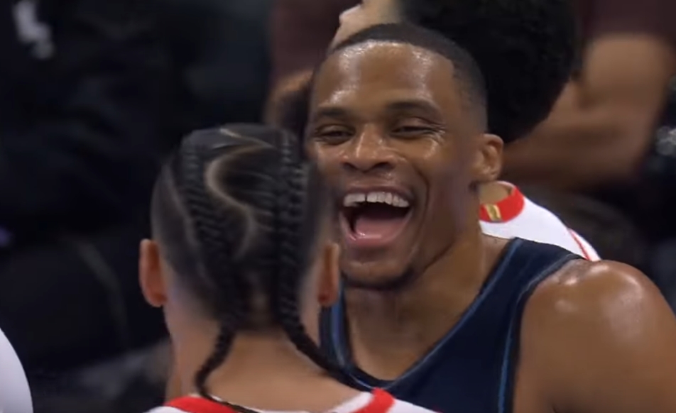 NBA / 【影片】狄龍犯規威少的隔人灌籃！隨後噴垃圾話：你跳不動了-黑特籃球-NBA新聞影音圖片分享社區