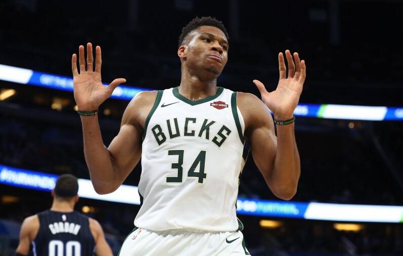 作為普通人,就算給你100萬,你也不敢造NBA這5人進攻犯規!-黑特籃球-NBA新聞影音圖片分享社區