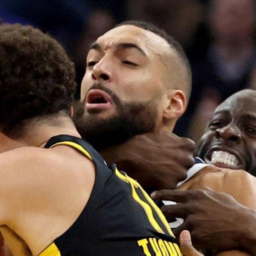 Rudy Gobert Had a Blunt Two-Word Response to Draymond Green's Chokehold -  Sports Illustrated