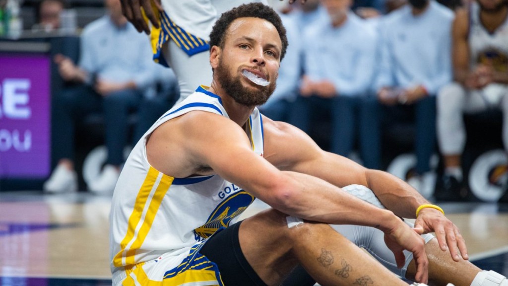 Steph-Curry-Frustrated-USATSI-19625334