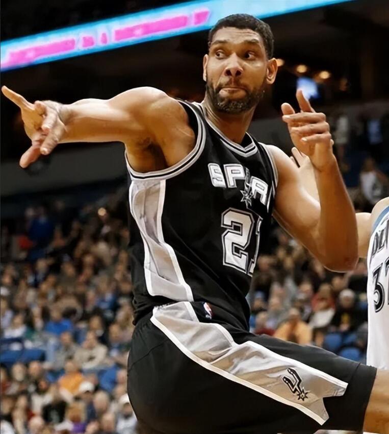 說出來你別不信,NBA創辦至今,攻防一體球星,也就這七人!-黑特籃球-NBA新聞影音圖片分享社區