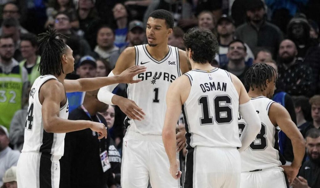 NBA最新排名:灰狼穩居聯盟第一,公鹿躺升東二,獨行俠超湖人升西四!-黑特籃球-NBA新聞影音圖片分享社區