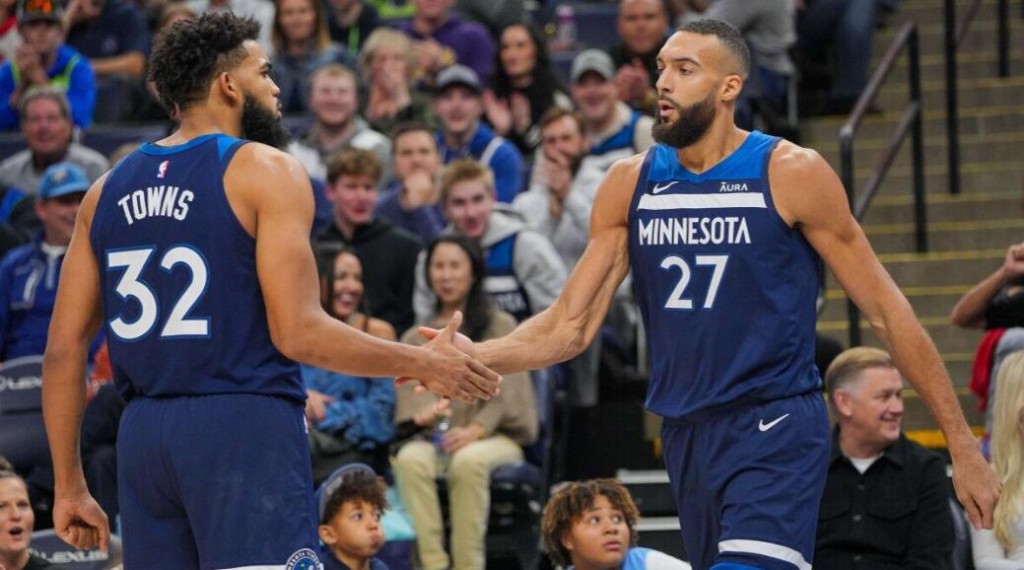 NBA最新排名:灰狼穩居聯盟第一,公鹿躺升東二,獨行俠超湖人升西四!-黑特籃球-NBA新聞影音圖片分享社區
