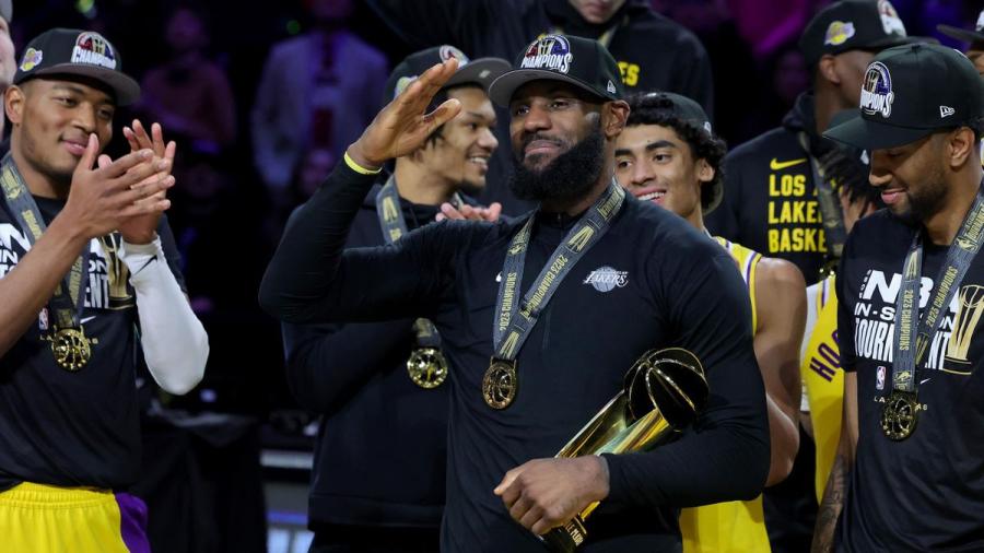 Anthony Davis shines as Los Angeles Lakers win inaugural In-Season  Tournament, LeBron James named MVP - Eurosport